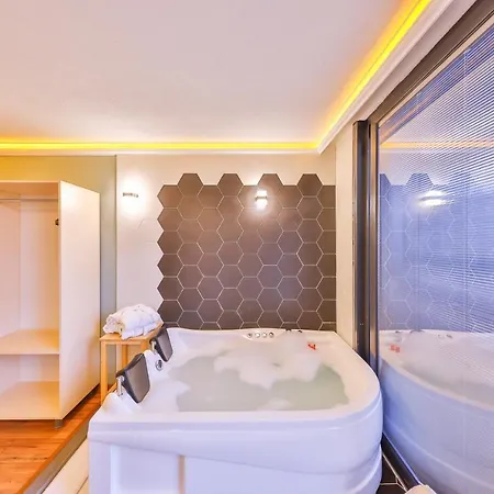 Pieria Luxury 16 Hotel *