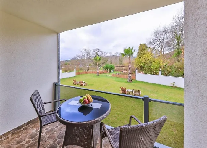 Pieria Luxury 16 Hotel *