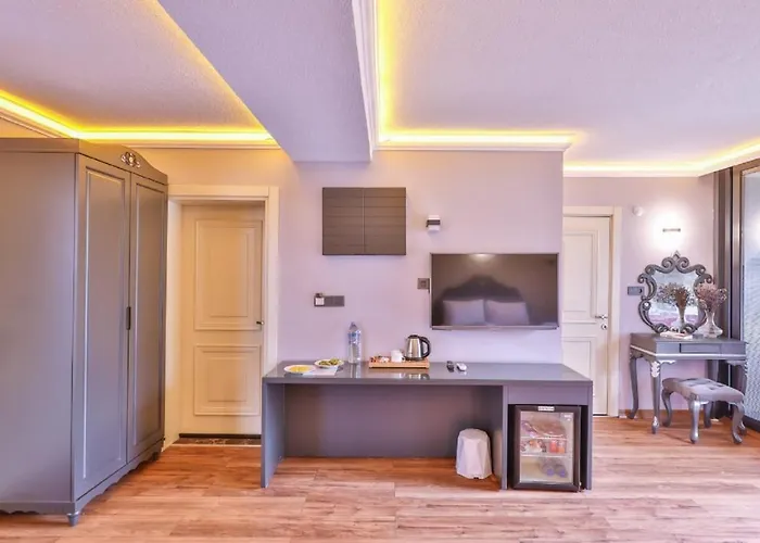 Pieria Luxury 16 Hotel *