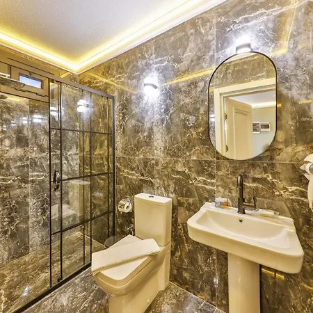 Pieria Luxury 16