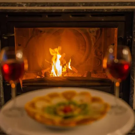 Pieria Luxury 16 ホテル *