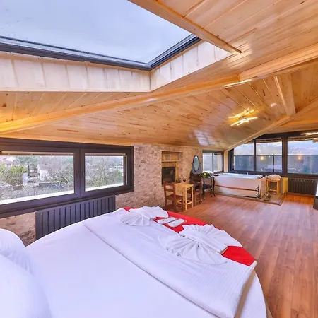 Pieria Luxury 16 *
