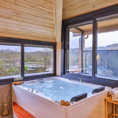 Pieria Luxury 16 *