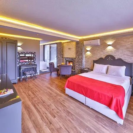Pieria Luxury 16 *