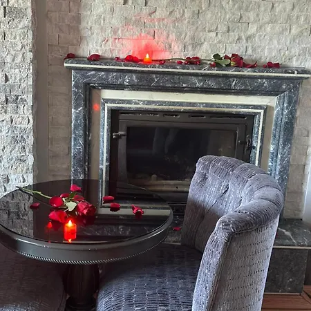 Pieria Luxury 16