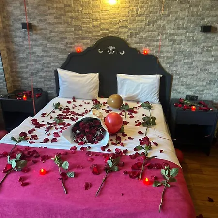Pieria Luxury 16 *