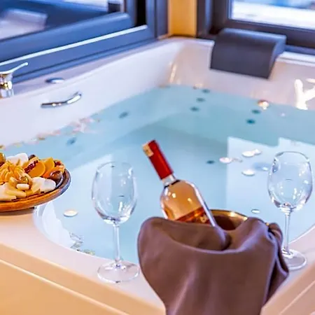 Pieria Luxury 16