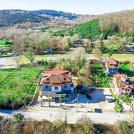 Pieria Luxury 16